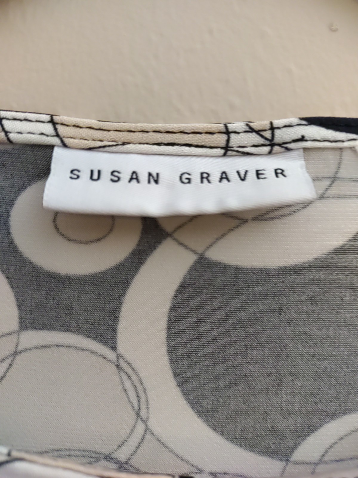 Susan Graver Multicolor Pattern Cold Shoulder Liq… - image 3