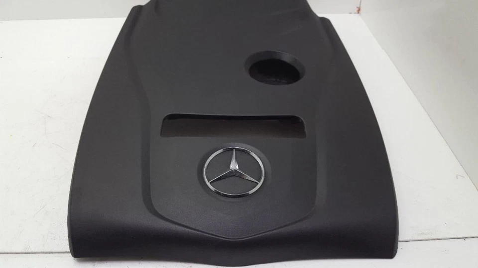 Cubierta de motor de plástico cosmético Mercedes Benz C300 2015 Foto 2 de 4