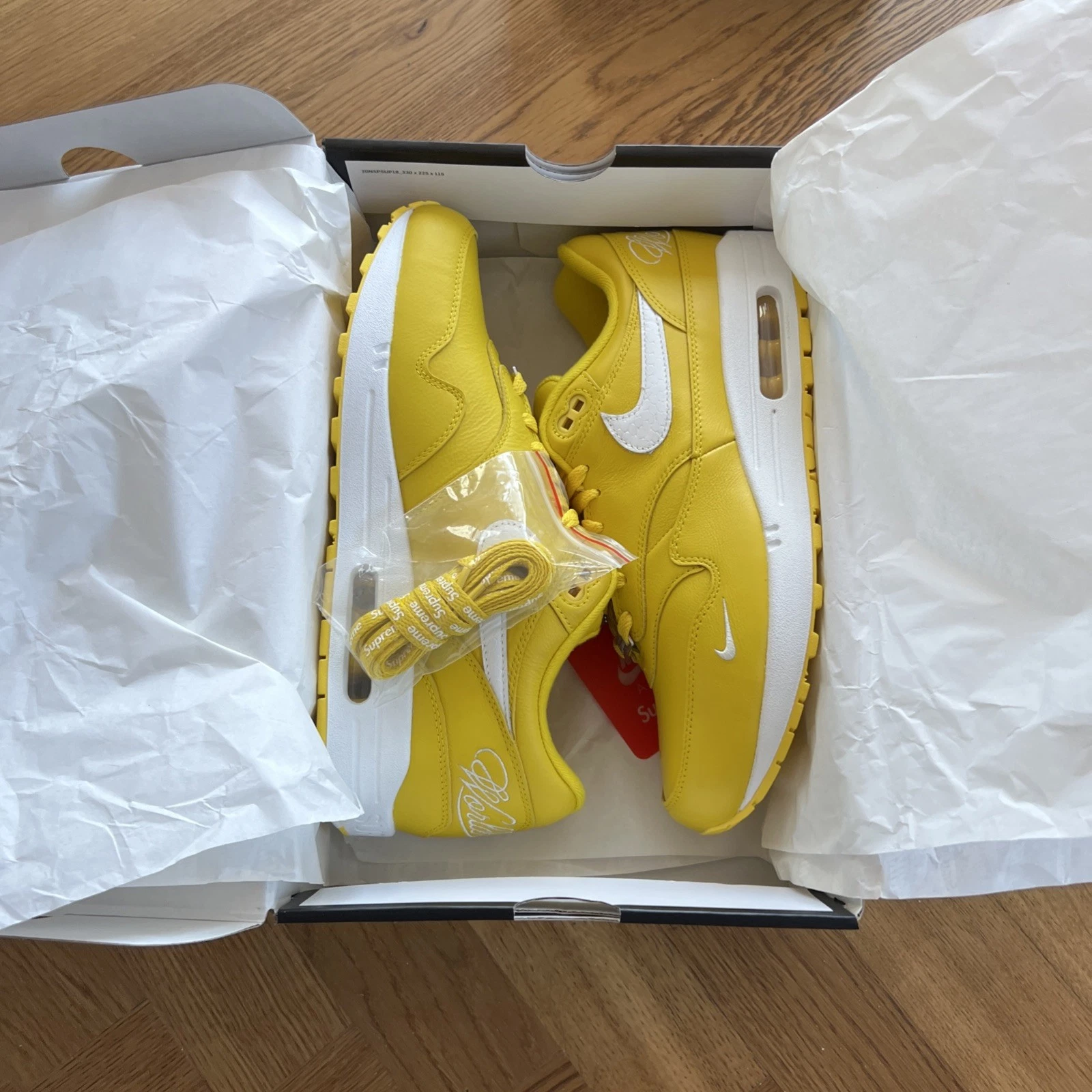 Supreme x Air Max 1 UK 9,5   Jaune   État neuf en main 100% authentique
