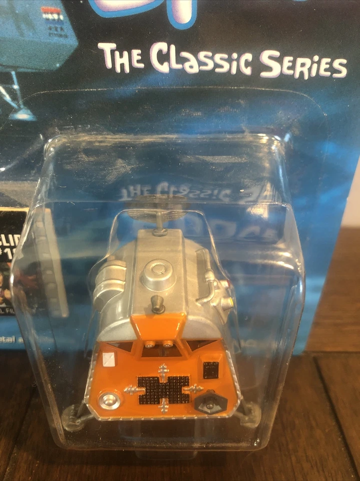 Johnny Lightning Lost In Space Pod Toy Classic 60's TV Show + Film Clip #18 1/64 - Image 2 of 4