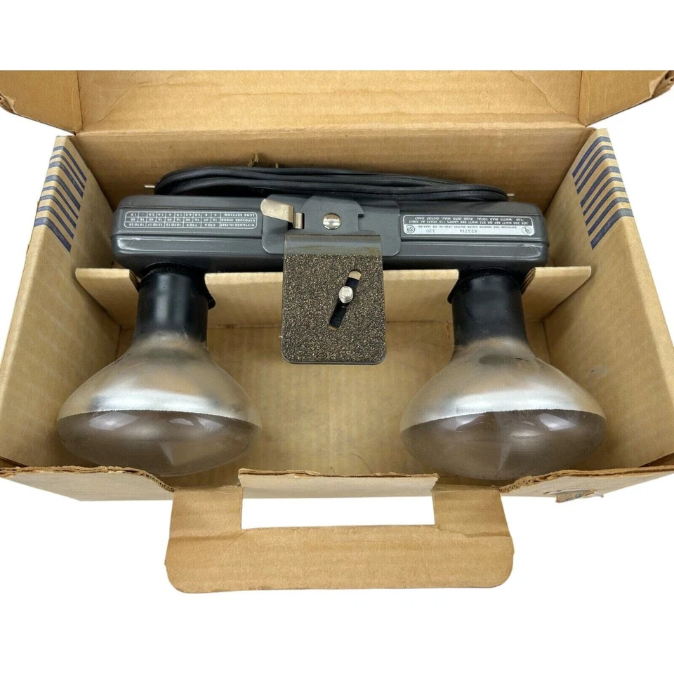 Vintage Smith Victor 2 Socket Light Bar with Box and Bulbs Test and Working! - Image 2 of 4