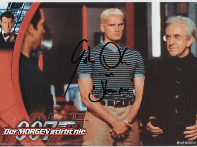 GOTZ OTTO signiertes 10x8 Foto MORGEN STIRBT NIE Bond 007 Echtheitszertifikat