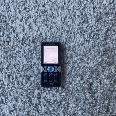Sony Cyber-shot K550i Handy Ericsson schaltet sich ein und scheint zu funktionieren.