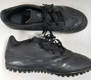 Adidas Predator Club IG5458 size 8 black football boots trainers. CG S51