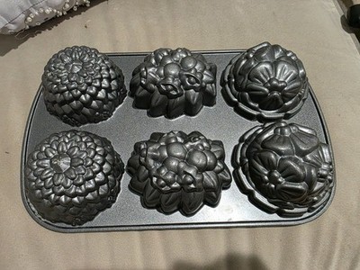 NORDIC WARE FLORAL MINI CAKES 6 CUPS CHRYSANTHEMUM DAISY MINT CAKE MOLD PAN