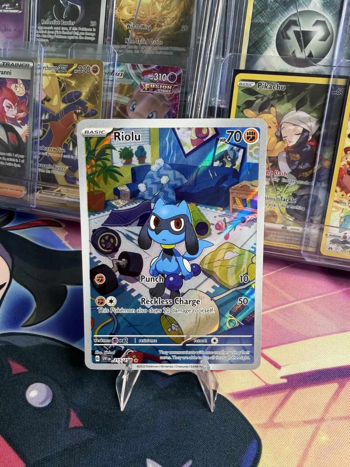 POKEMON RIOLU IR 215/198 SCARLET AND VIOLET BASE HOLO NM