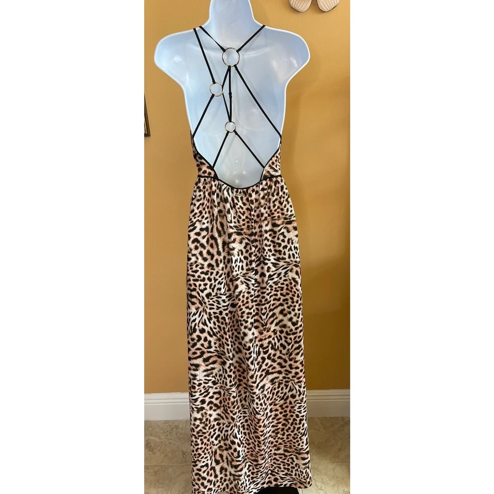 Vestido maxi Guess Paula animal estampa de palma pequeno aberto nas costas   - Imagem 4 de 4