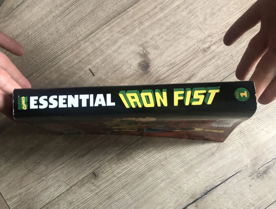 Essential Iron Fist Volumen #1 TPB Marvel Comics Novela Gráfica Tapa Blanda Foto 2 de 4
