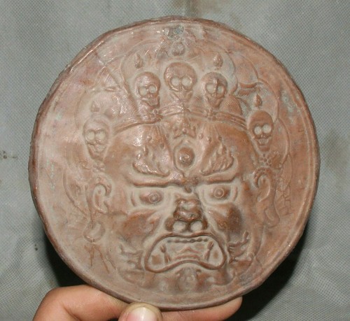 Old Tibet Bronze Skull Mahakala Wrathful Deity Buddha Head Wall hanging Knocker - Imagen 4 de 6