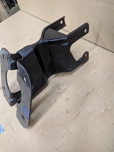 Harley-Davidson FXR Touring Fairing Mounting Bracket 58040-83 - Picture 3 of 10