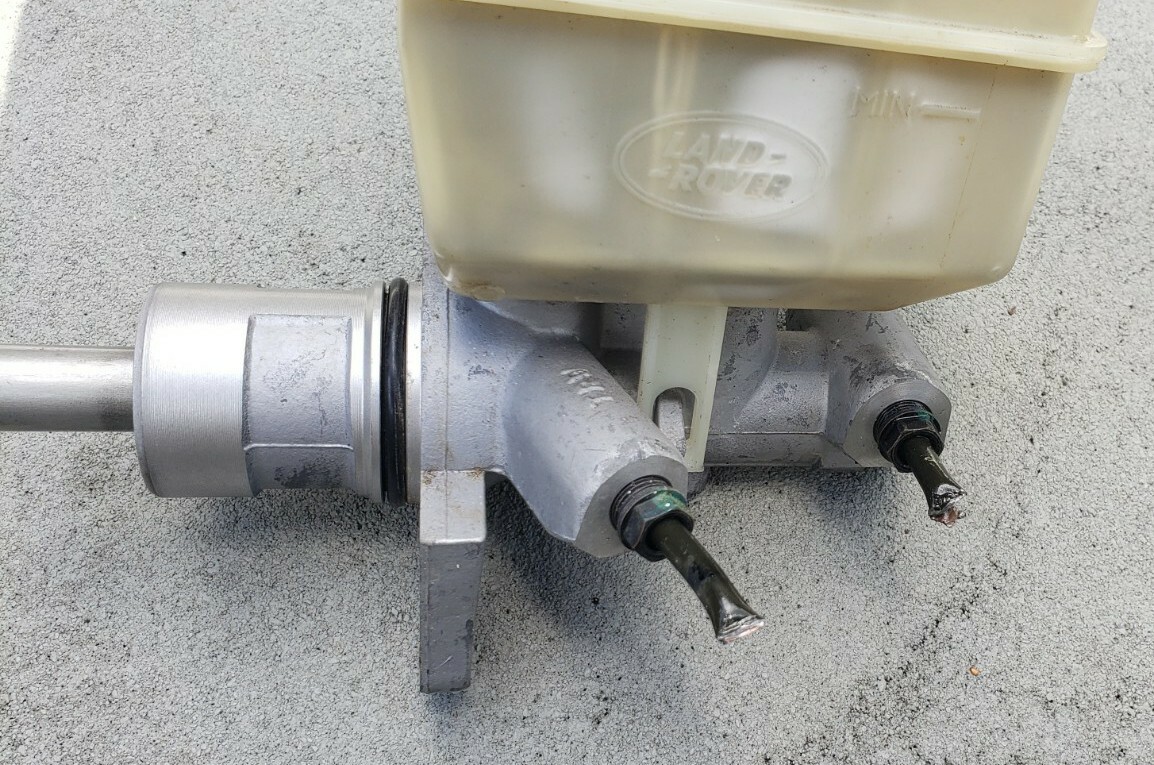 2005/09 LAND ROVER LR3 BRAKE MASTER CYLINDER OEM LR014528 | eBay