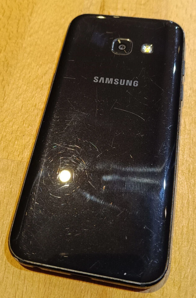 Samsung Galaxy A3 (2017) · 16GB, photo 4 sur 5