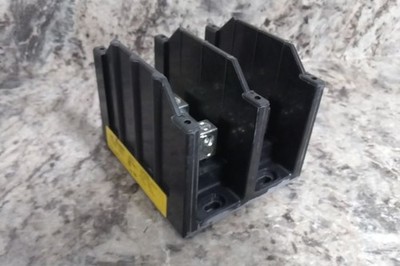 Bussmann 16325-2 600VAC/DC Maximum Voltage Power Distribution Block (BW)