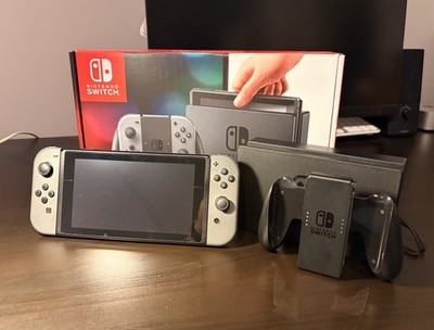 Nintendo Switch Konsole HAC-001 (Launch Modell 2017) Grau Joy-Con + Tasche