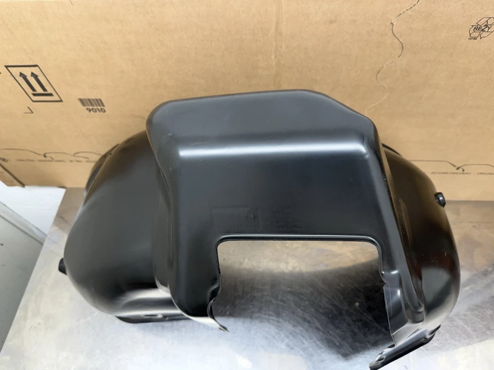 Cubierta interior del arco de rueda trasera izquierda Audi RS4 B5 Avant Estate 8D0810171D NUEVA Foto 4 de 4