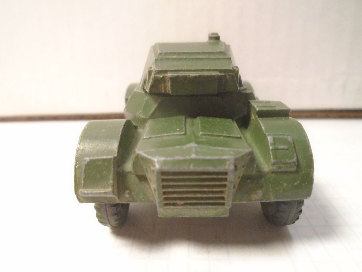 VINTAGE DINKY TOYS #670 ARMOURED CAR MADE IN ENGLAND BY VINTAGE DINKY TOYS #670 ARMOURED CAR MADE IN ENGLAND BY