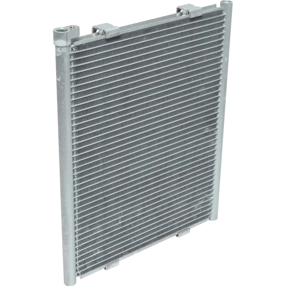 Condensador de aire acondicionado para NISSAN UD / 89-91 UD 1100 L4 3,5 L /-07 1300 L4 4,7 L Foto 3 de 4