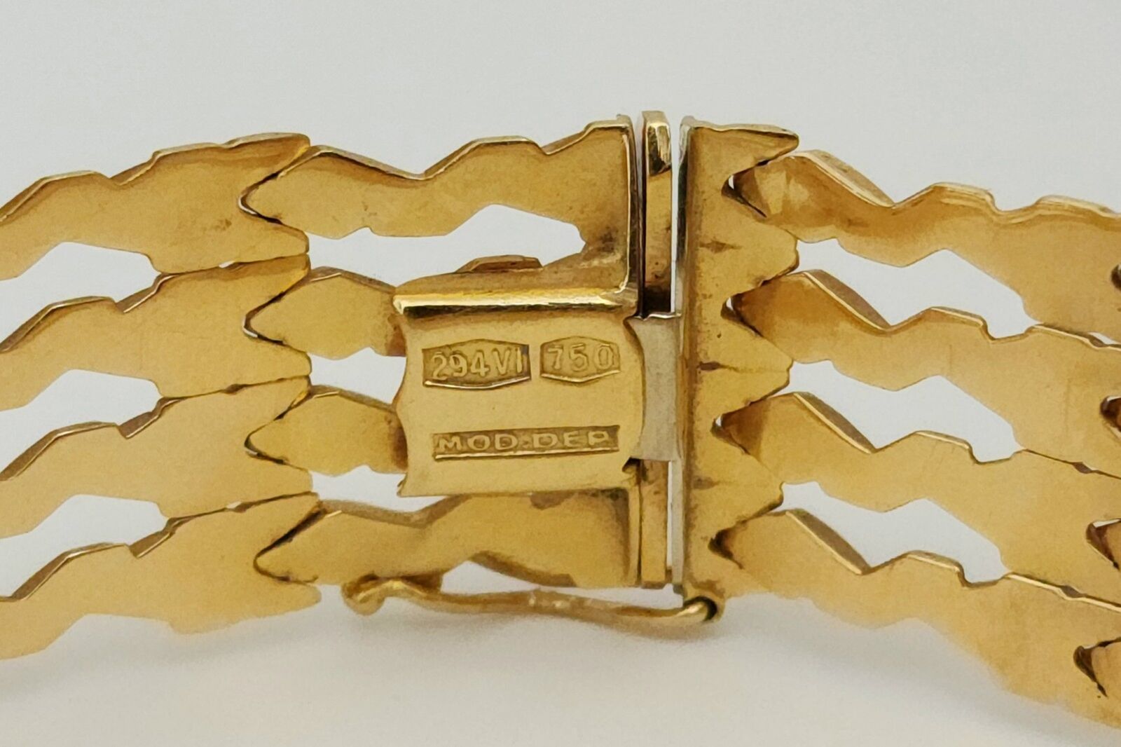 MOD DEP Italy 18K (750) Yellow Gold Wide Bracelet - image 6