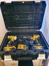DEWALT DCK2060M2T 18V XR Brushless Drill & Impact Driver 2x Li-Ion+Charger