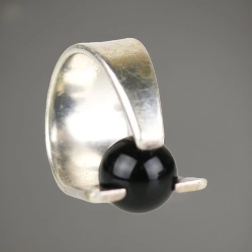 Vintage Signed SJ Modernist Sterling Silver Onyx Ring Size 6,5