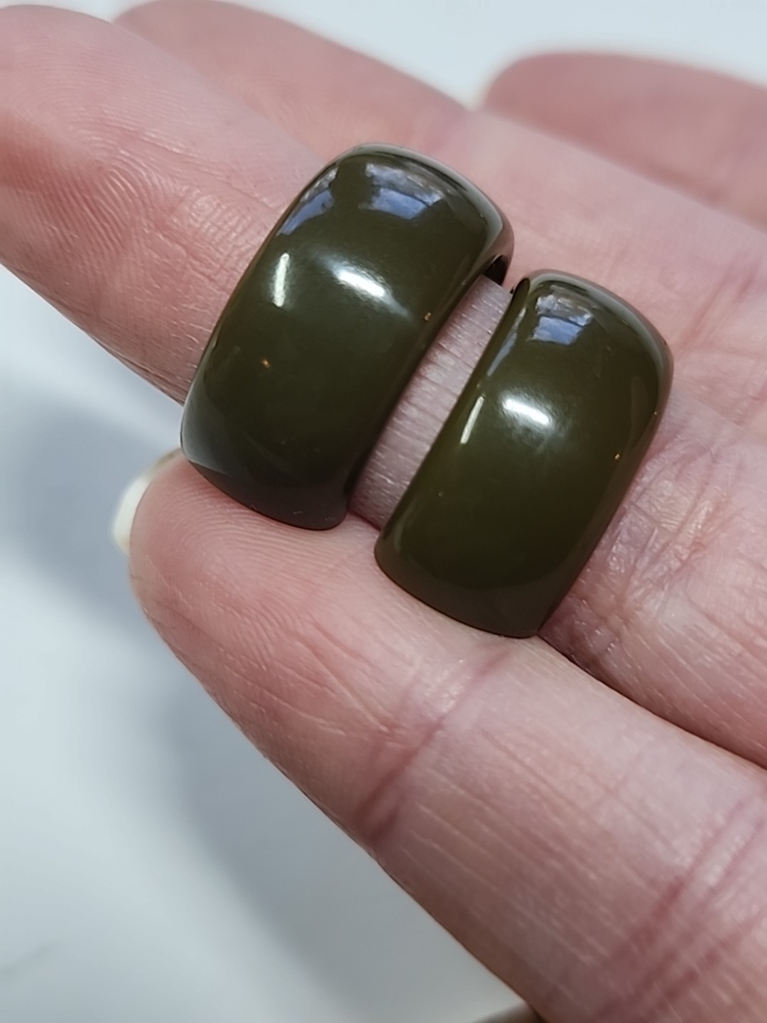 Spinach Solid Green Bakelite Round Half Hoop Pier… - image 16