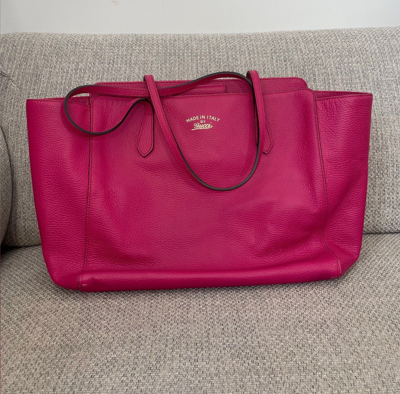 Gucci Pink Leather Shoulder Bag with Gold Logo Print