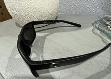 Men's Wrap Sunglasses Black Plastic Frame Gray Tinted Lenses 580P