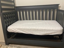 Baby Crib, Gray, Good condition