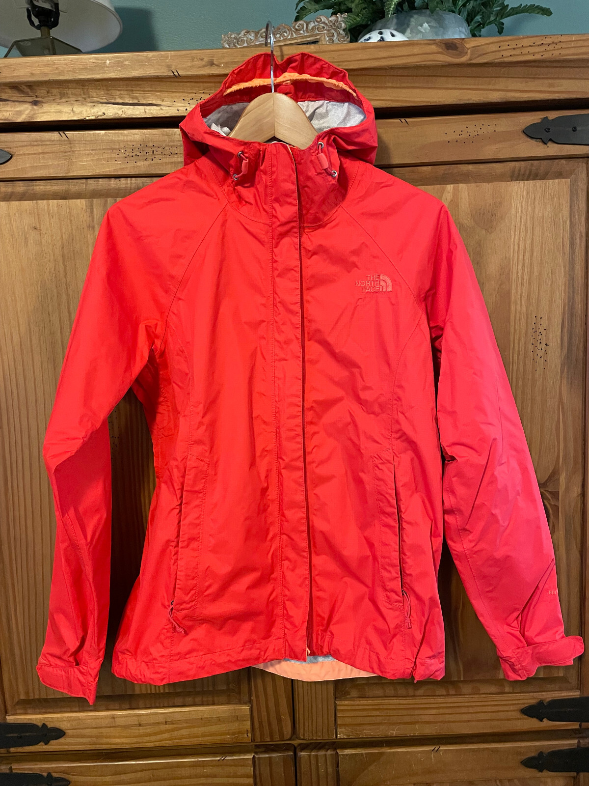 The North Face Women's Lightweight Waterproof Rain Jacket in Size S-image