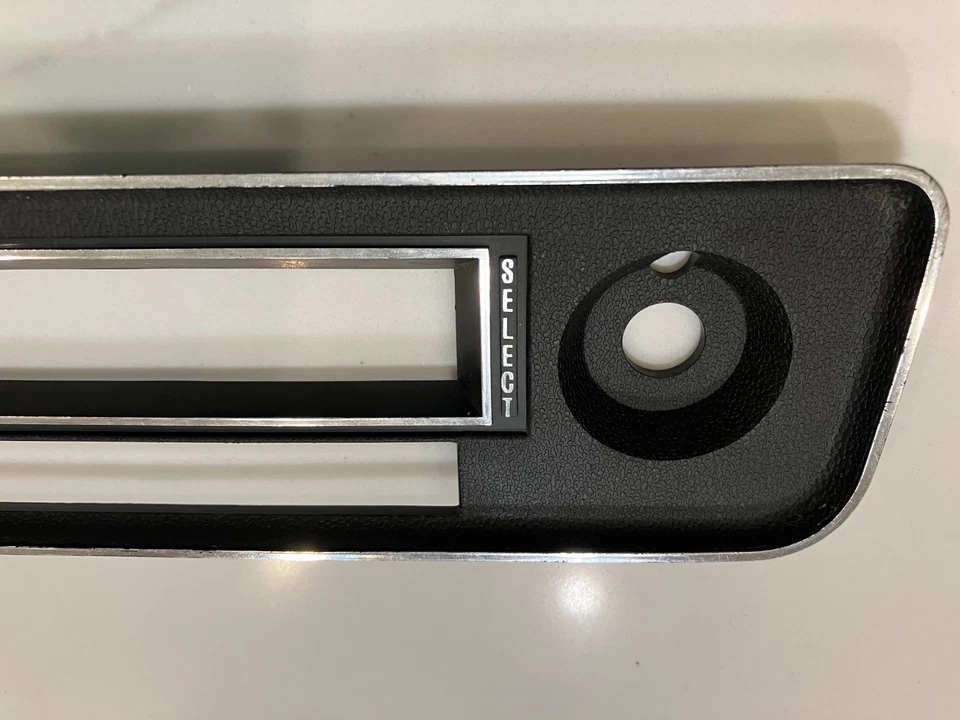 Nuevo de Lote Antiguo 1970 1971 1972 1973-1977 Pontiac Firebird TA Radio Placa Frontal Bisel 478997 Foto 3 de 4