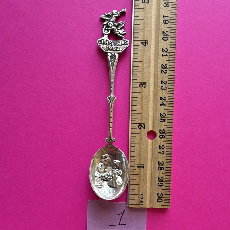 1982 Holland  Christmas Silverplated Collectible Spoon