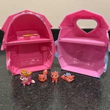 Hatchimals CollEGGtibles, Family Pack Home Playset with 4 Figures