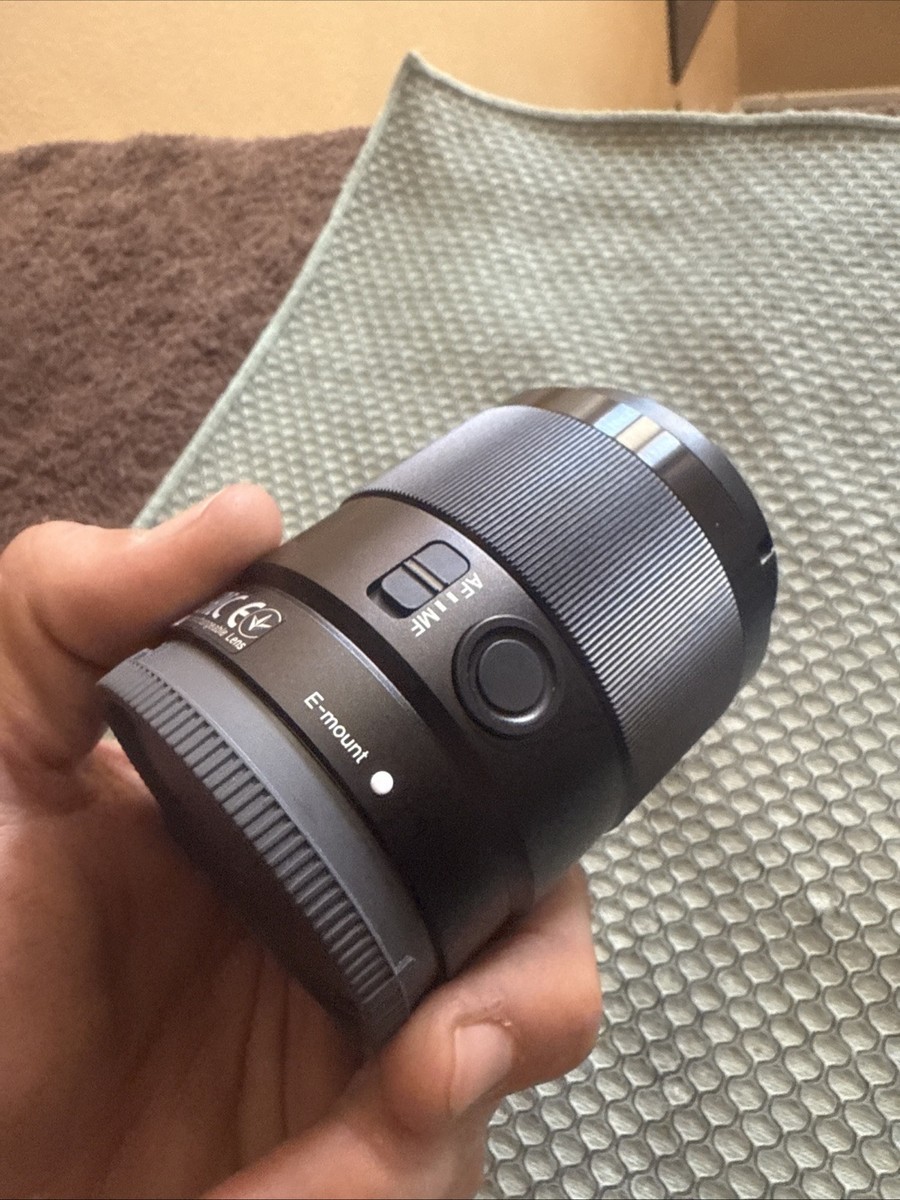 SONY FE 35mm F1.8 (SEL35F18F) for Sony FE mount & Lens Cap Brand