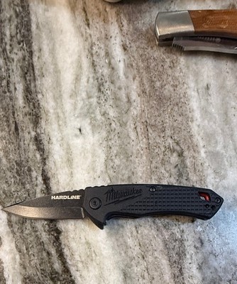 Milwaukee Hardline 2.5'' Smooth Blade Pocket Knife