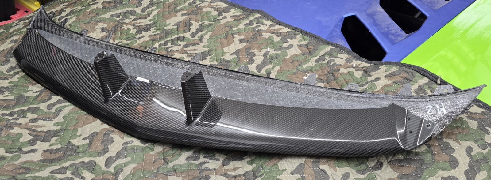 LAMBORGHINI URUS CARBON FRONT LOWER SPLITTER 4ML807059A Bumper Performante 