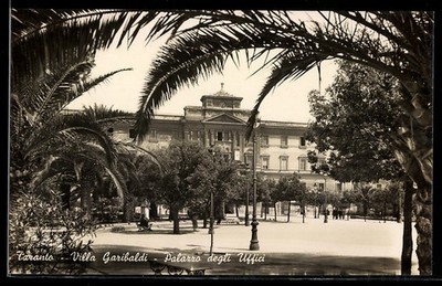 Ansichtskarte Taranto, Villa Garibaldi, Palazzo degli Uffici 