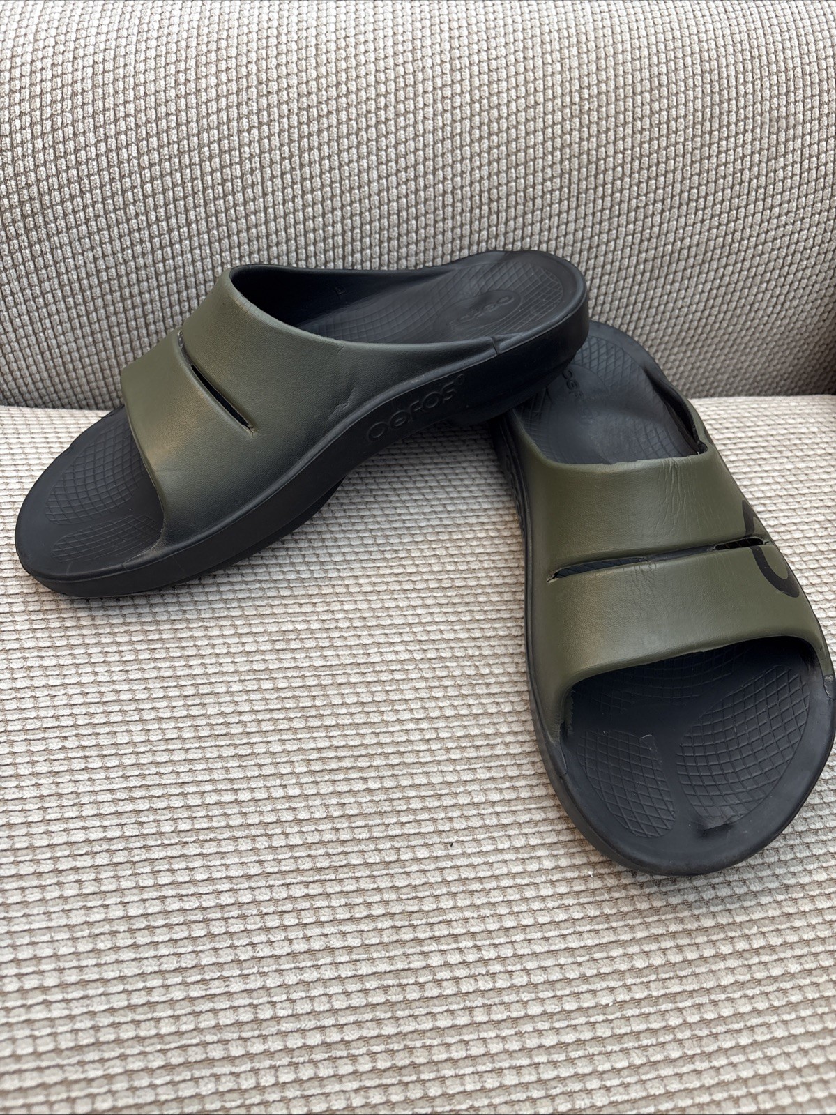 Oofos OOahh Size W 11 M 9 Army Green Comfort Recovery Slip on Slides Sandals