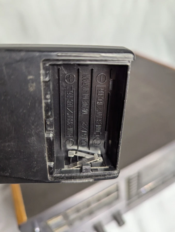 Vintage Carver AVR100 Audio Stereo Receiver Magnetic Field Power Amplifier Japan - Image 3 of 4