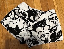 Gymboree Little Girls Shorts Floral Design Black White Flowers Size:2T EUC