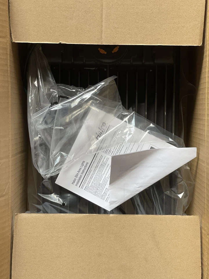 🔥(AN) Halco AL100/T3U50/7PRS 100 W LED Area Light 120–277 V, Type III 5000 K, 7 - Image 2 of 2