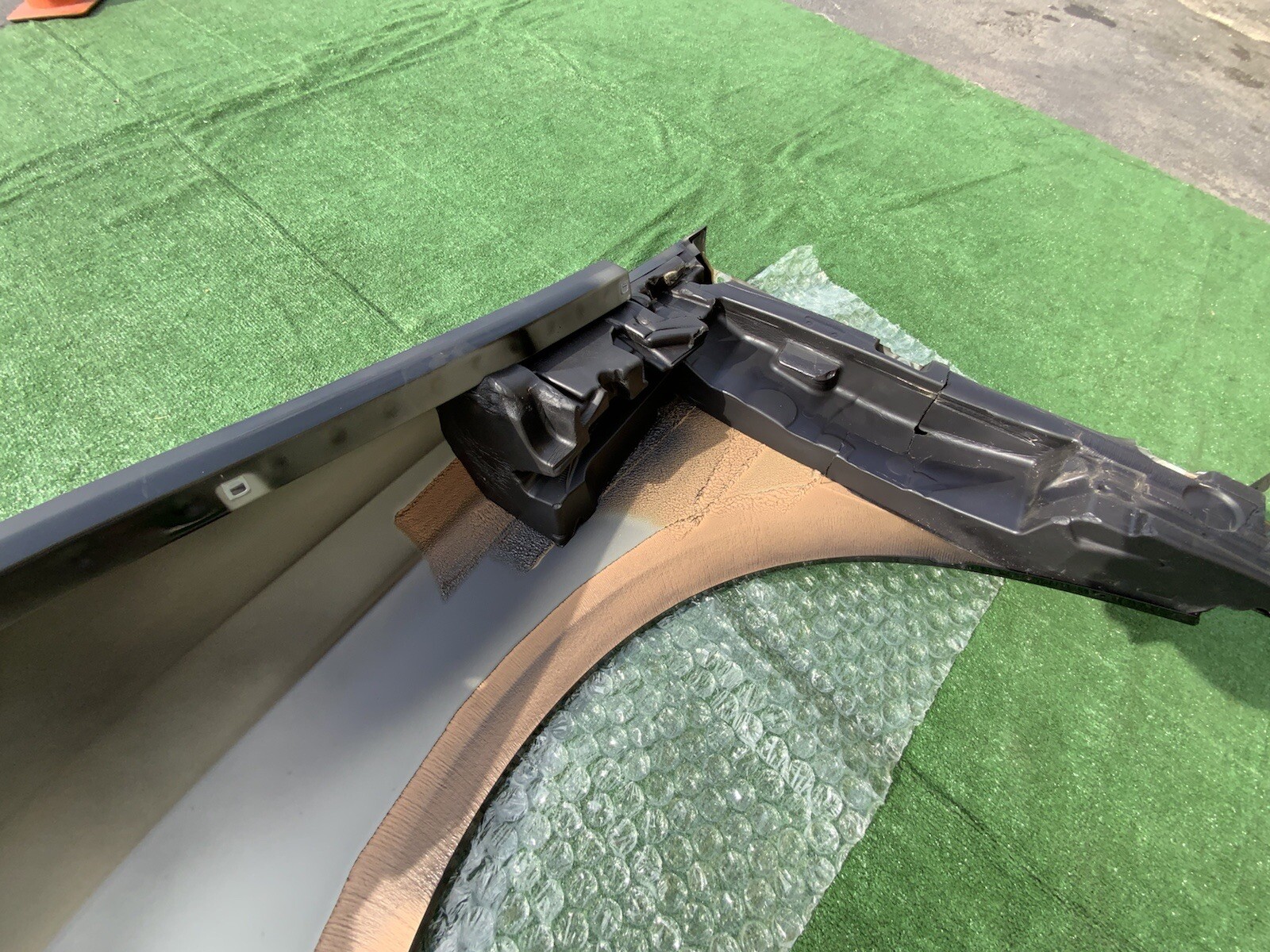 Rolls Royce Cullinan Right Fender Black