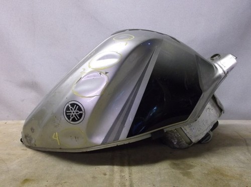 1989 and Up Yamaha FZR1000 Gas Tank - Picture 4 of 10