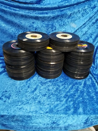 LOT OF 150 45 RPM JUKEBOX RECORDS FOR CRAFTING,GAMES, PARTIES AND FUN