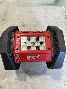 Milwaukee 2361-20 M18 Rover 18V Floodlight - Red Used in great condition