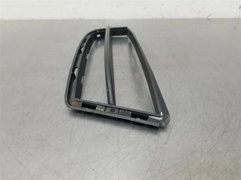 10 2010 BMW 135I РЕШЕТКА НИЖНИЙ ЛЕВЫЙ ВОДИТЕЛЬ - Изображение 4 из 4