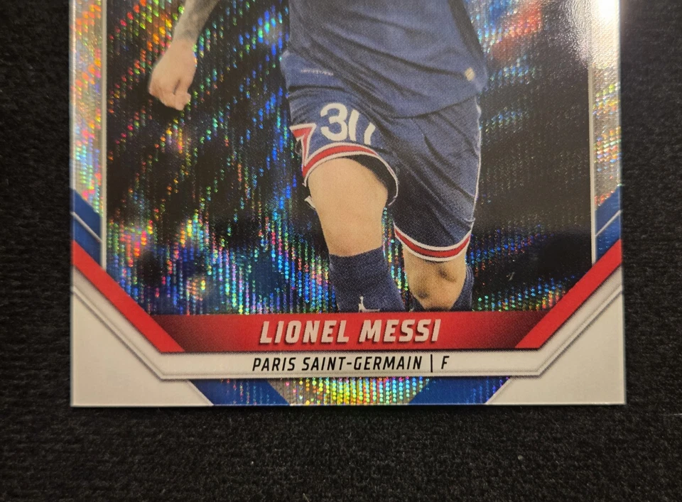 2021-22 Lionel Messi SSP /45! Topps Chrome #17 PSG Team Set Wave Refractor NM/M - Image 4 of 4