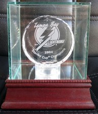 Tampa Bay Lightning 2004 Stanley Cup Waterford Crystal Puck with stand 280/2004