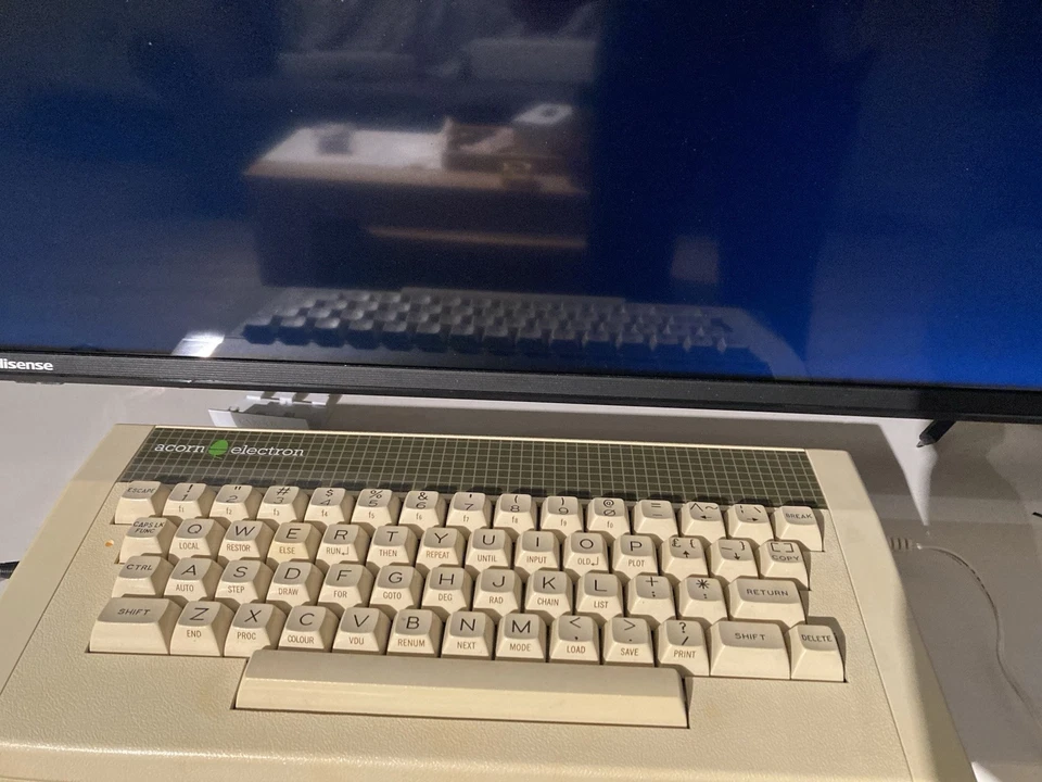 Computadora Acorn Electron Vintage 8 bits - Artículo clásico retro de coleccionista con cintas Foto 2 de 4