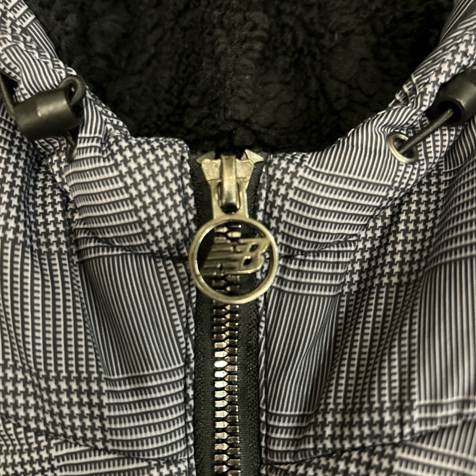 New Balance Men's Puffer Zip Basic Jacket Black G… - image 3