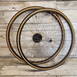 Roue Avant MATRIX 700C 36 Trous, Jante Alu 20mm, Moyeu Sansin, Pneu Clincher, Argent